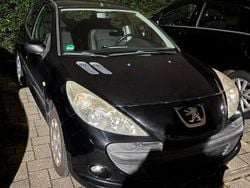 Schwarz Gebraucht 2010 Peugeot 206+ Kleinwagen | 2.498 €