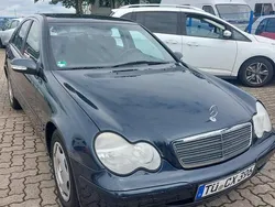 Blau Gebraucht 2001 Mercedes C220 Limousine | 1.500 € (Fairer Preis)