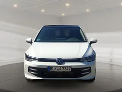 Pure white uni Gebraucht 2024 VW Golf VIII Life Limousine | 32.900 €