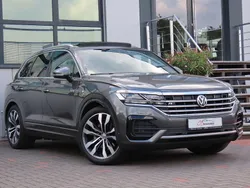 Grau Gebraucht 2020 VW Touareg R-line SUV | 41.900 € (Guter Preis)