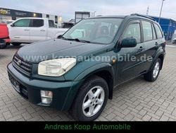 Grün Gebraucht 2002 Toyota RAV4 SUV | 5.980 € (Fairer Preis)