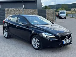 Schwarz Gebraucht 2017 Volvo V40 Kinetic Kombi | 12.500 € (Superpreis)