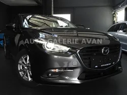 Grau Gebraucht 2017 Mazda 3 Exclusive-Line Limousine | 13.900 € (Fairer Preis)