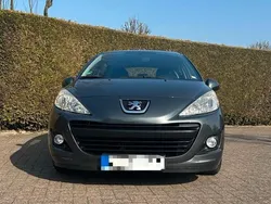 Grau Gebraucht 2010 Peugeot 207 Kleinwagen | 5.000 € (Etwas zu teuer)