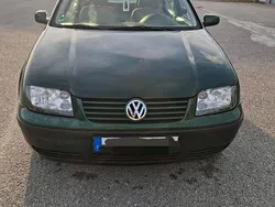Grün Gebraucht 1999 VW Bora Limousine | 1.950 € (Fairer Preis)