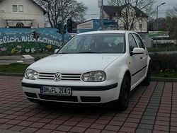 Weiß Gebraucht 1998 VW Golf IV Kleinwagen | 800 € (Guter Preis)