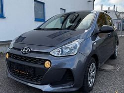 Grau Gebraucht 2018 Hyundai i10 Kleinwagen | 8.000 € (Fairer Preis)