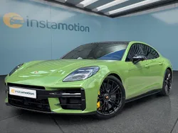Grün Neu 2025 Porsche Panamera GTS Limousine | 220.449 €
