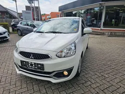 Weiß Gebraucht 2018 Mitsubishi Space Star Edition Kleinwagen | 6.400 € (Fairer Preis)