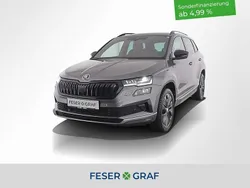 Graumetallic Gebraucht 2024 Skoda Karoq SportLine SUV | 33.997 € (Fairer Preis)