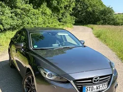 Grau Gebraucht 2016 Mazda 3 Nakama Limousine | 8.400 € (Fairer Preis)