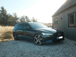 Grau Gebraucht 2019 Volvo V60 R-Design Kombi | 27.750 €