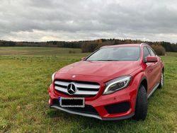 Rot Gebraucht 2016 Mercedes GLA200 AMG line SUV | 18.100 € (Fairer Preis)