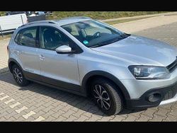 Silber Gebraucht 2011 VW Polo Cross Highline Kleinwagen | 5.900 € (Fairer Preis)