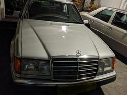 Silber Gebraucht 1992 Mercedes E300 Limousine | 12.787 €