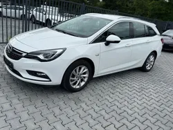 Schneeweiss/summitwhite/arctic Gebraucht 2019 Opel Astra Innovation Kombi | 10.900 € (Guter Preis)