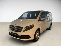 Weiß (arktikweiß) Gebraucht 2023 Mercedes V250 Van / Kleinbus | 51.880 € (Guter Preis)