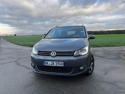 Grau Gebraucht 2012 VW Touran Cross Van / Kleinbus | 9.000 € (Fairer Preis)