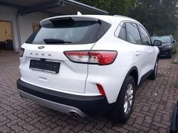 Frozen white frozen white Gebraucht 2023 Ford Kuga Titanium SUV | 25.025 € (Guter Preis)