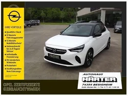 Weiß (jadeweiss) Gebraucht 2022 Opel Corsa-e Elegance Kleinwagen | 24.990 €