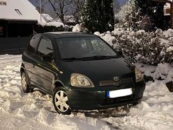 Grün Gebraucht 2003 Toyota Yaris Kleinwagen | 700 €