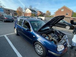 Blau Gebraucht 2001 VW Golf IV Kleinwagen | 1.600 € (Fairer Preis)