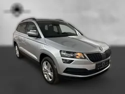 Silber metallic Gebraucht 2022 Skoda Karoq Style SUV | 24.500 € (Etwas zu teuer)