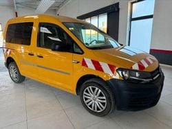 Gelb Gebraucht 2017 VW Caddy Van / Kleinbus | 9.282 € (Guter Preis)