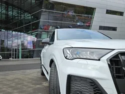 Weiß Gebraucht 2023 Audi SQ7 Competition SUV | 99.900 € (Teuer)