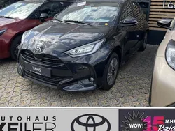 Schwarz Neu 2025 Toyota Yaris Hybrid Limousine | 27.960 € (Etwas zu teuer)