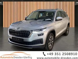 Silber brilliantsilber metallic (metallic) Gebraucht 2024 Skoda Kodiaq Style SUV | 32.980 € (Superpreis)
