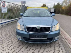 Satingrau metallic Gebraucht 2009 Skoda Octavia Elegance Kombi | 5.000 € (Fairer Preis)