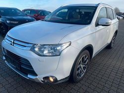 Weiß Gebraucht 2014 Mitsubishi Outlander SUV | 6.100 € (Etwas zu teuer)