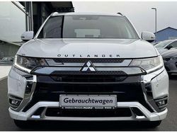 Perlmuttweiß Gebraucht 2021 Mitsubishi Outlander P-HEV Top SUV | 25.990 € (Fairer Preis)