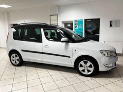 Weiß Gebraucht 2015 Skoda Roomster Ambition Van / Kleinbus | 9.999 € (Teuer)
