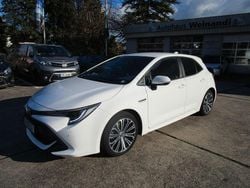 Weiß Gebraucht 2020 Toyota Corolla Hybrid Team Limousine | 20.890 € (Fairer Preis)