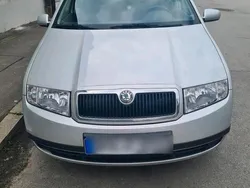 Grau Gebraucht 2004 Skoda Fabia Kombi | 1.500 €