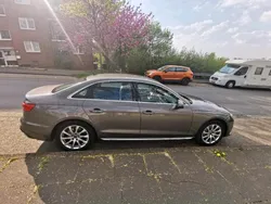 Grau Gebraucht 2022 Audi A4 Comfort Limousine | 26.500 € (Fairer Preis)