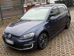 Blau Gebraucht 2016 VW Golf VII GTE Kleinwagen | 14.300 €