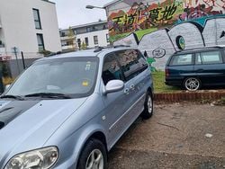 Silber Gebraucht 2002 Kia Carnival 2 Van / Kleinbus | 2.000 € (Superpreis)