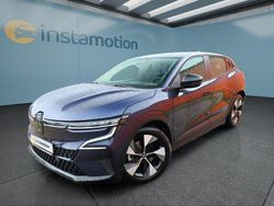 Blau Gebraucht 2022 Renault Mégane Limousine | 23.299 € (Guter Preis)