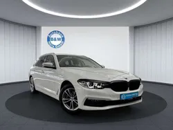 Alpinweiss iii Gebraucht 2020 BMW 520 Sport Line Kombi | 21.499 € (Superpreis)