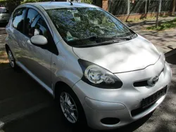 Silber Gebraucht 2012 Toyota Aygo Cool Kleinwagen | 3.250 € (Guter Preis)