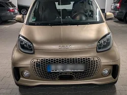 Gold Gebraucht 2023 Smart ForTwo Electric Drive Passion Exclusive Coupé | 15.500 € (Teuer)