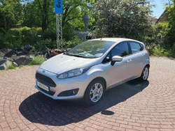 Polarsilber metallic Gebraucht 2017 Ford Fiesta Trend Kleinwagen | 8.695 € (Fairer Preis)