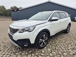 Weiß Gebraucht 2018 Peugeot 5008 Allure Van / Kleinbus | 10.500 €