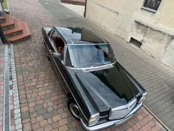Grün Gebraucht 1974 Mercedes W114 Coupé | 20.000 €