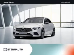 Digitalweiß Gebraucht 2022 Mercedes A200 AMG line Limousine | 29.890 € (Fairer Preis)
