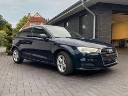 Blau Gebraucht 2017 Audi A3 Attraction Limousine | 16.000 € (Guter Preis)