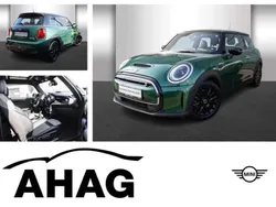 British racing green metallic Gebraucht 2023 Mini Cooper SE Classic Kleinwagen | 18.940 € (Guter Preis)
